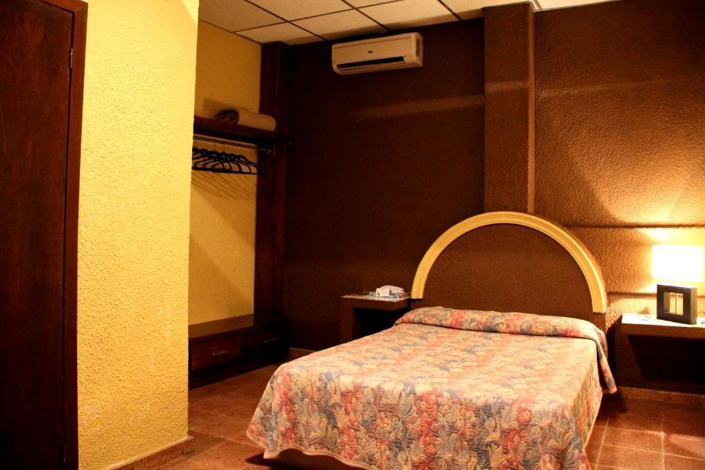 Hotel Miramar - لاباز المظهر الخارجي الصورة